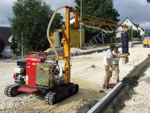 Фотографии ЖБИ бордюра - Изготовление бетонных бордюров